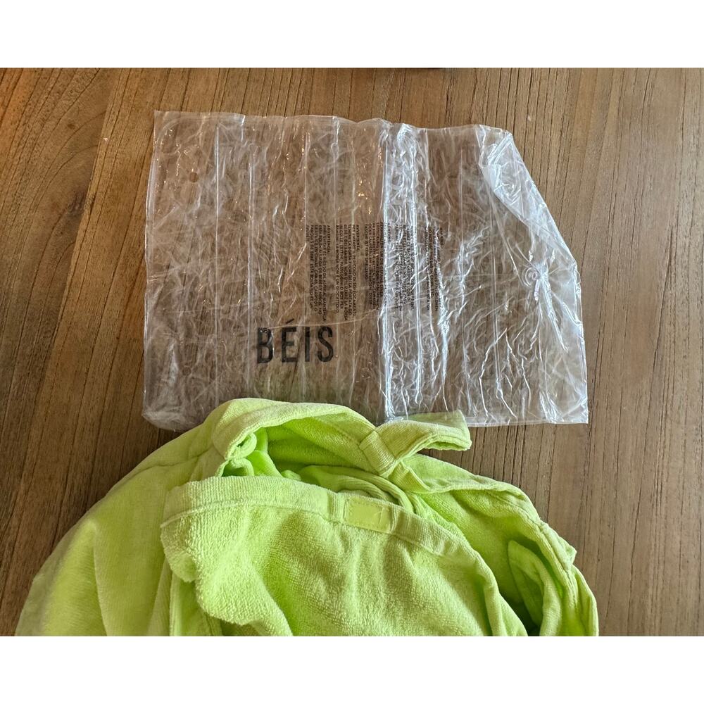 BEIS The Terry Towel Tote with inflatable Pillow in Citron - Picture 5 of 7